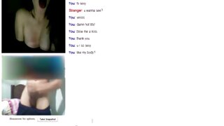 En jente er jacking off
